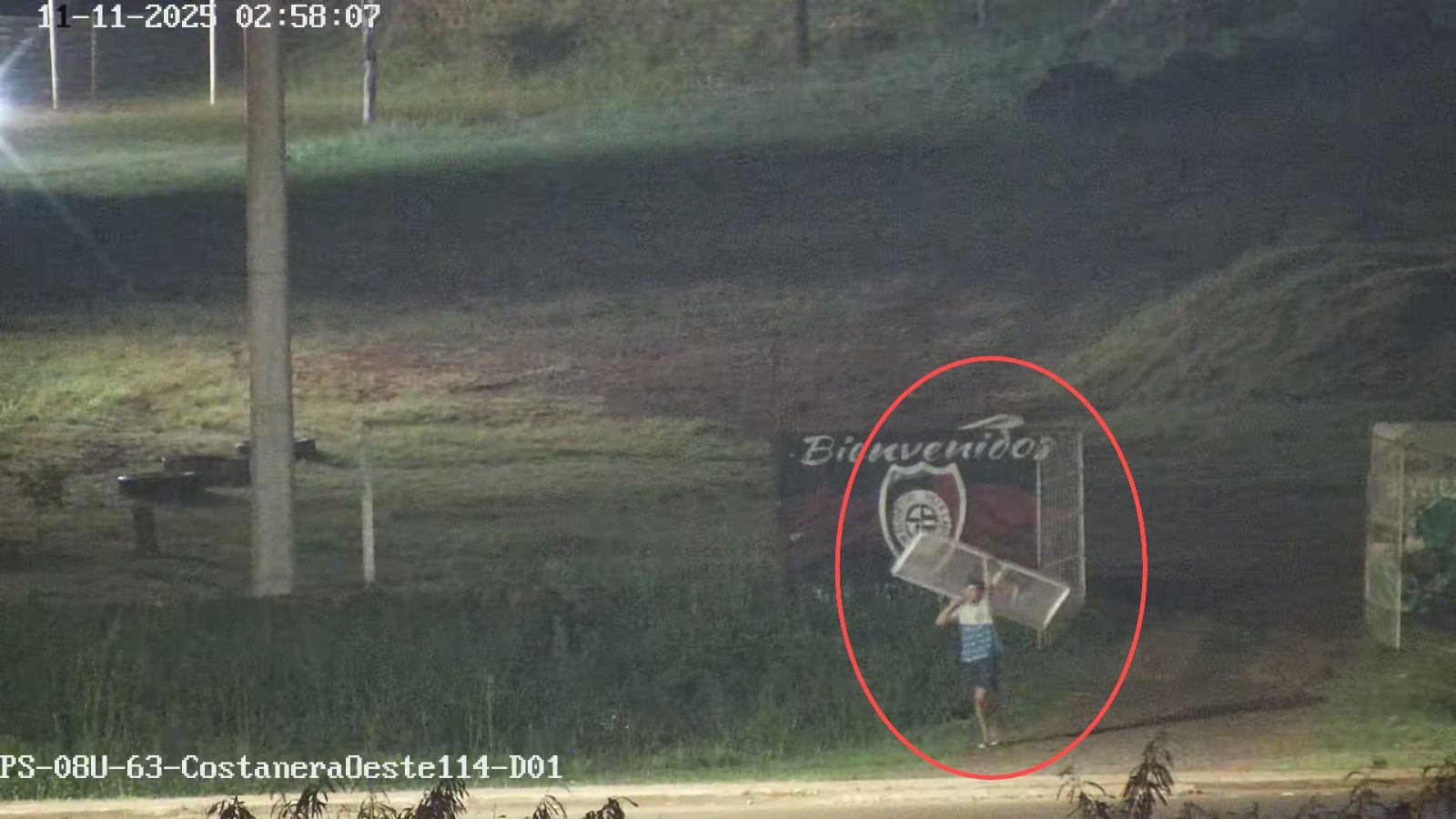 Cámaras del 911 frustraron en simultáneo tres intentos de robos durante la madrugada 11 Cámaras del 911 frustraron en simultáneo tres intentos de robos durante la madrugada imagen-10