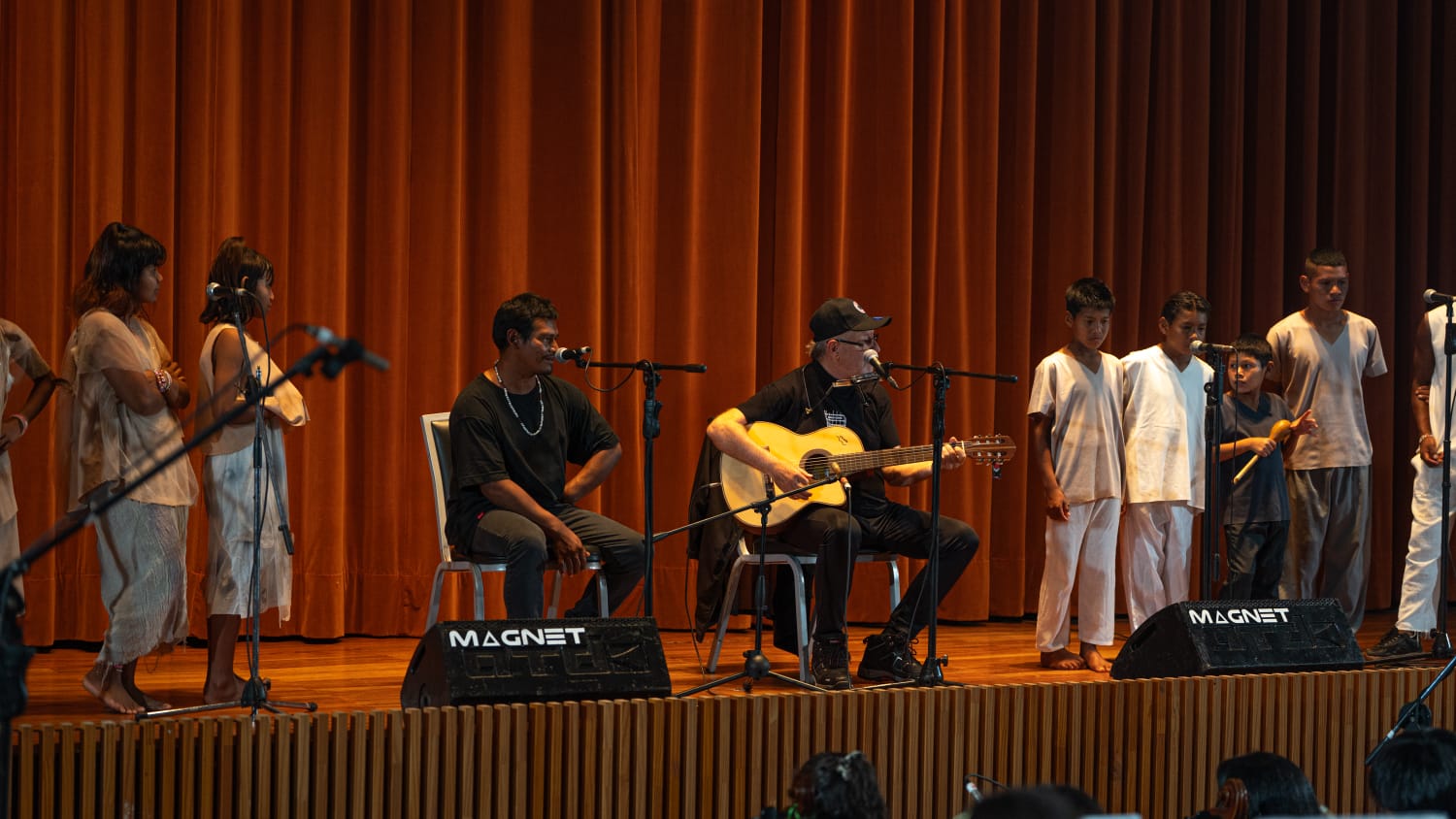 El músico León Gieco y Passalacqua compartieron una jornada de música y comunidad en Santa Ana 11 El músico León Gieco y Passalacqua compartieron una jornada de música y comunidad en Santa Ana imagen-10