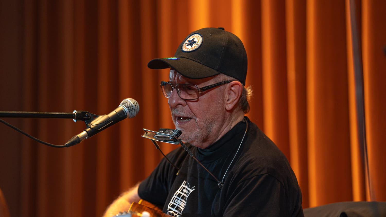 El músico León Gieco y Passalacqua compartieron una jornada de música y comunidad en Santa Ana 7 El músico León Gieco y Passalacqua compartieron una jornada de música y comunidad en Santa Ana imagen-6