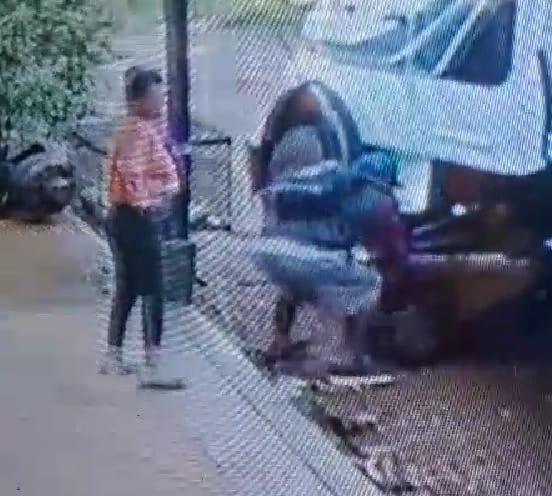 Mica y Marcos, la pareja arrestada por el robo de una batería de camión en el barrio Ñu Porá 3 Mica y Marcos, la pareja arrestada por el robo de una batería de camión en el barrio Ñu Porá imagen-2