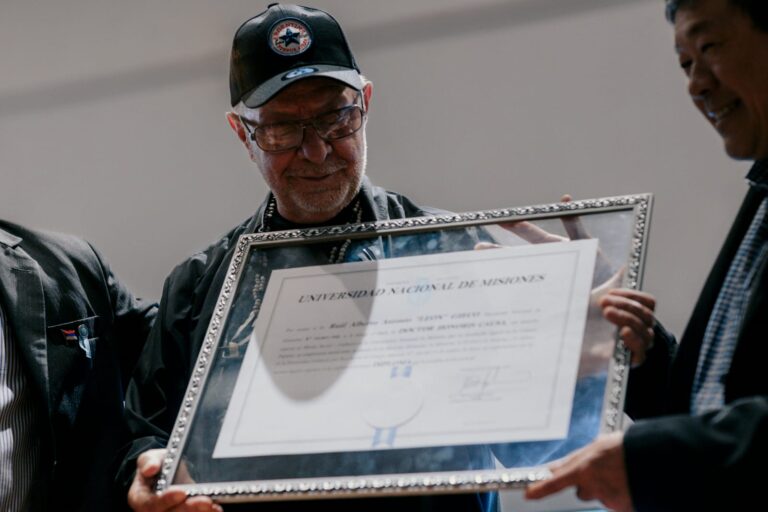 León Gieco recibió la distinción "Doctor Honoris Causa" de la UNaM imagen-36
