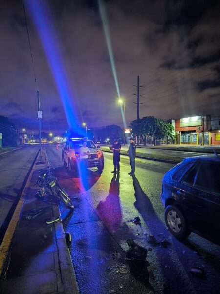 Posadas: siniestro vial entre automóvil y motocicleta dejó un lesionado Posadas: siniestro vial entre automóvil y motocicleta dejó un lesionado imagen-6