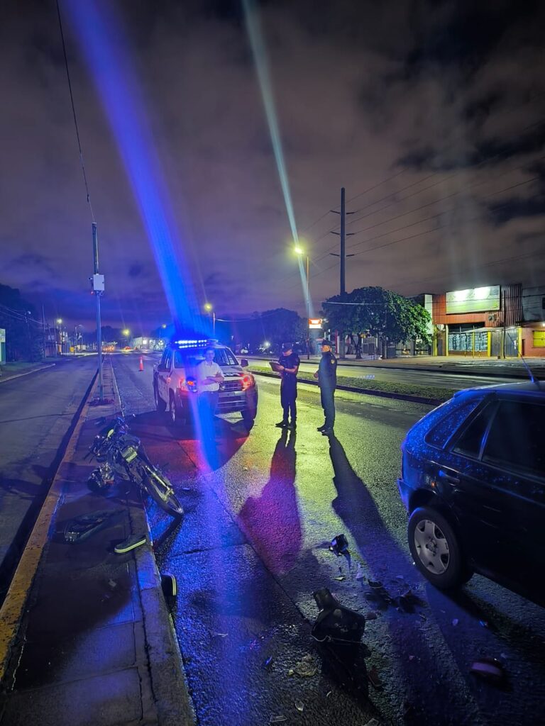 Posadas: siniestro vial entre automóvil y motocicleta dejó un lesionado imagen-36