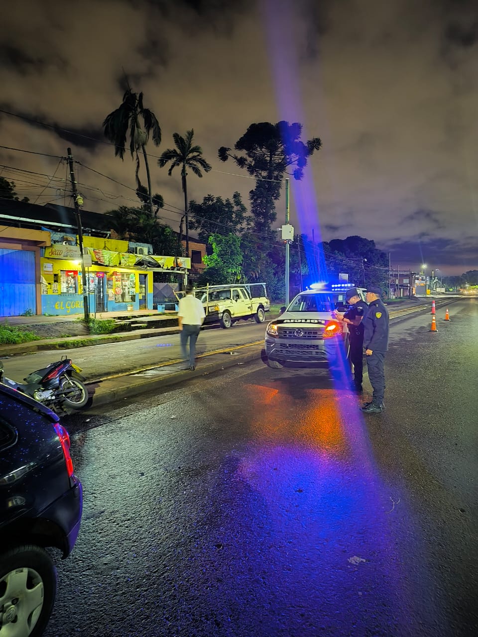 Posadas: siniestro vial entre automóvil y motocicleta dejó un lesionado imagen-2