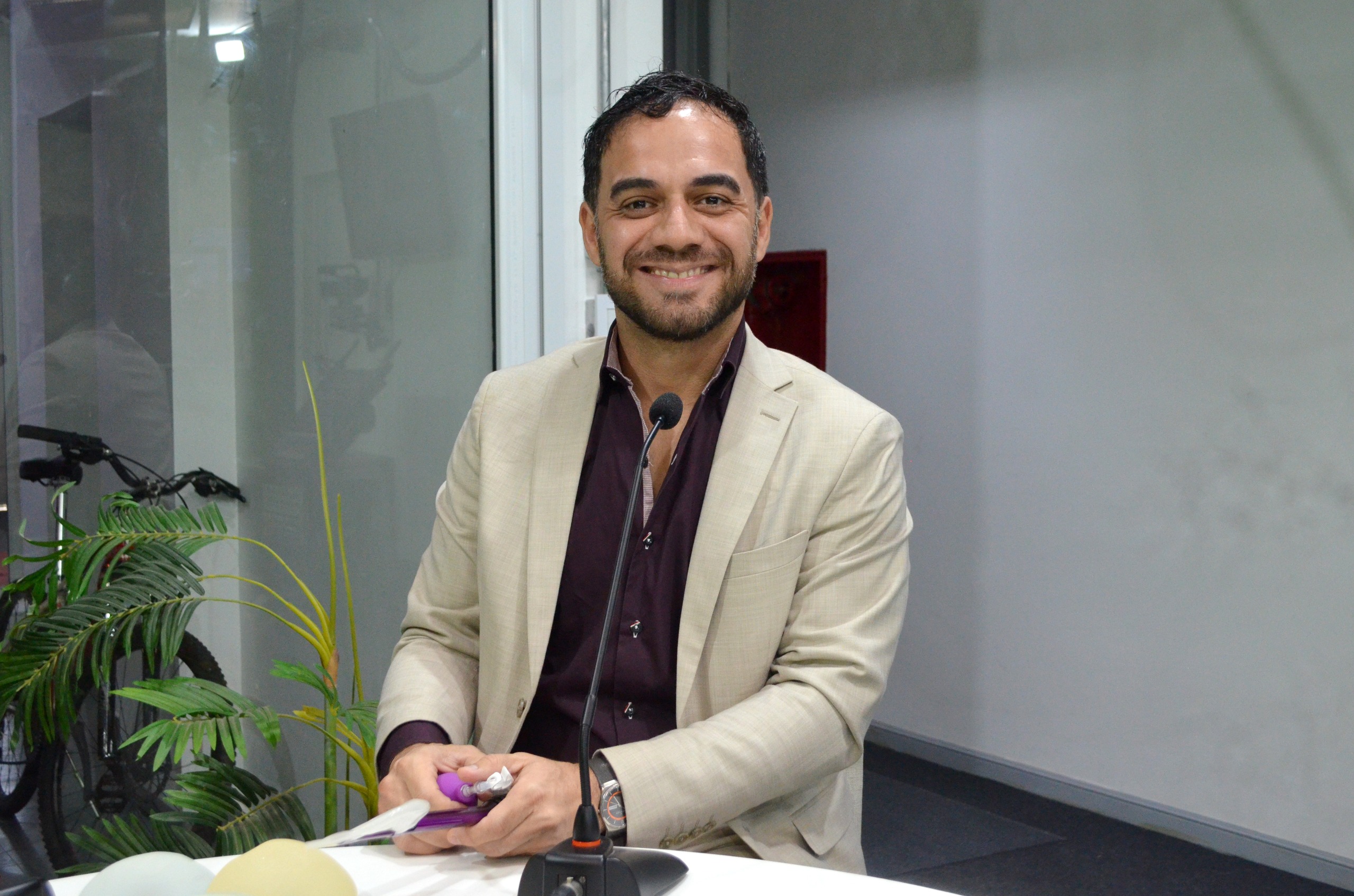 Cómo funcionan las cirugías R24 y la rinoplastía ultrasonica: el Dr. Facundo Melgarejo detalla las tendencias que reducen tiempos de reposo Cómo funcionan las cirugías R24 y la rinoplastía ultrasonica: el Dr. Facundo Melgarejo detalla las tendencias que reducen tiempos de reposo imagen-1