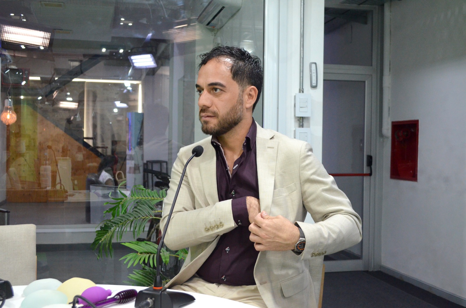 Cómo funcionan las cirugías R24 y la rinoplastía ultrasonica: el Dr. Facundo Melgarejo detalla las tendencias que reducen tiempos de reposo 11 Cómo funcionan las cirugías R24 y la rinoplastía ultrasonica: el Dr. Facundo Melgarejo detalla las tendencias que reducen tiempos de reposo imagen-10