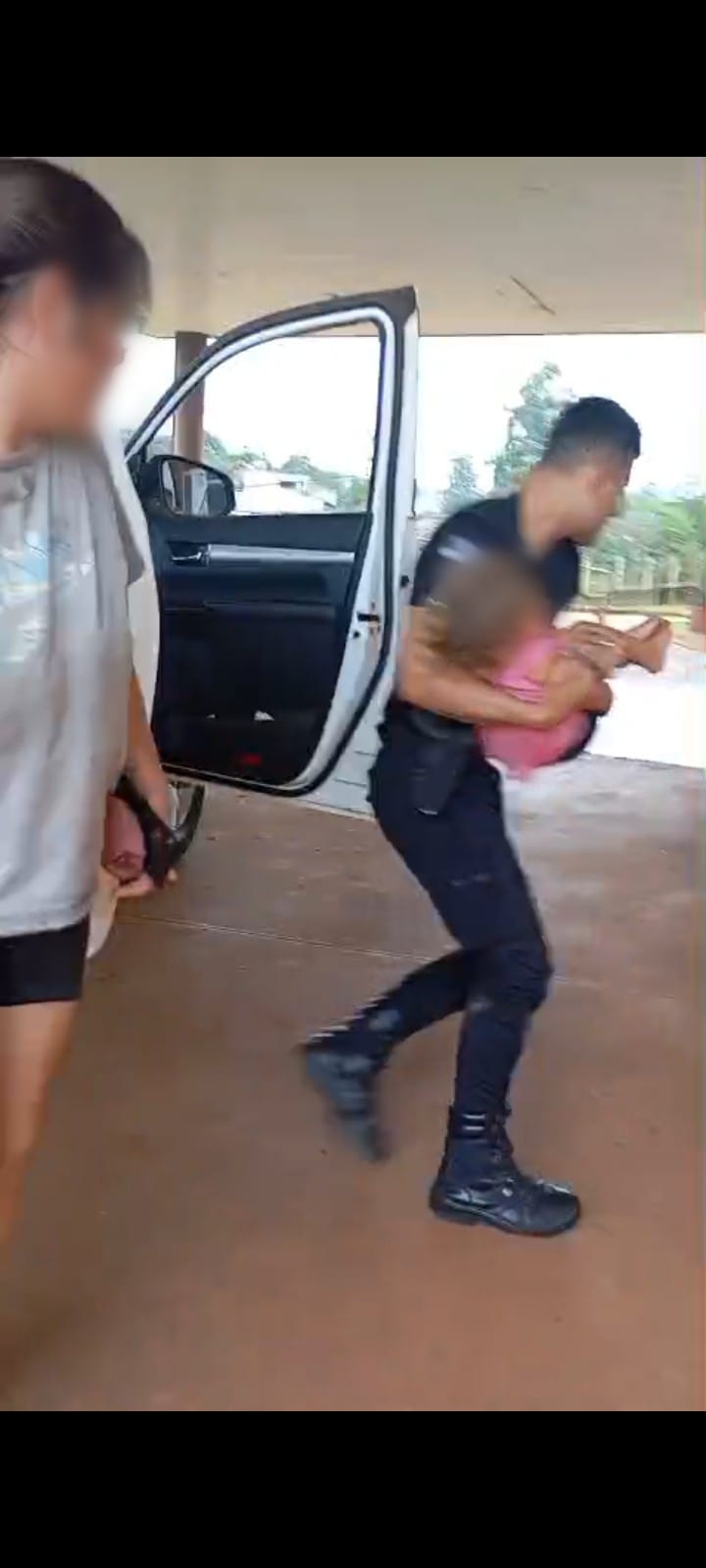 Policías con vocación: la misma patrulla volvió a salvar otra vida en Dos de Mayo 3 Policías con vocación: la misma patrulla volvió a salvar otra vida en Dos de Mayo imagen-2