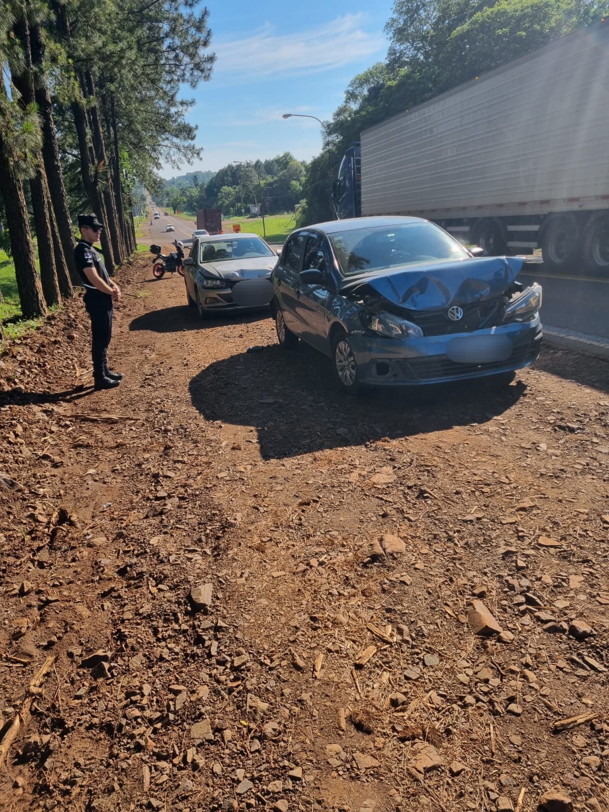 Tres vehículos protagonizaron una colisión en cadena sin heridos en Gobernador Roca 3 Tres vehículos protagonizaron una colisión en cadena sin heridos en Gobernador Roca imagen-2