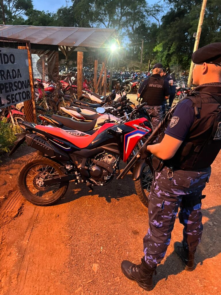 Secuestraron cinco motos tras desactivar picadas clandestinas en Puerto Iguazú Secuestraron cinco motos tras desactivar picadas clandestinas en Puerto Iguazú imagen-25