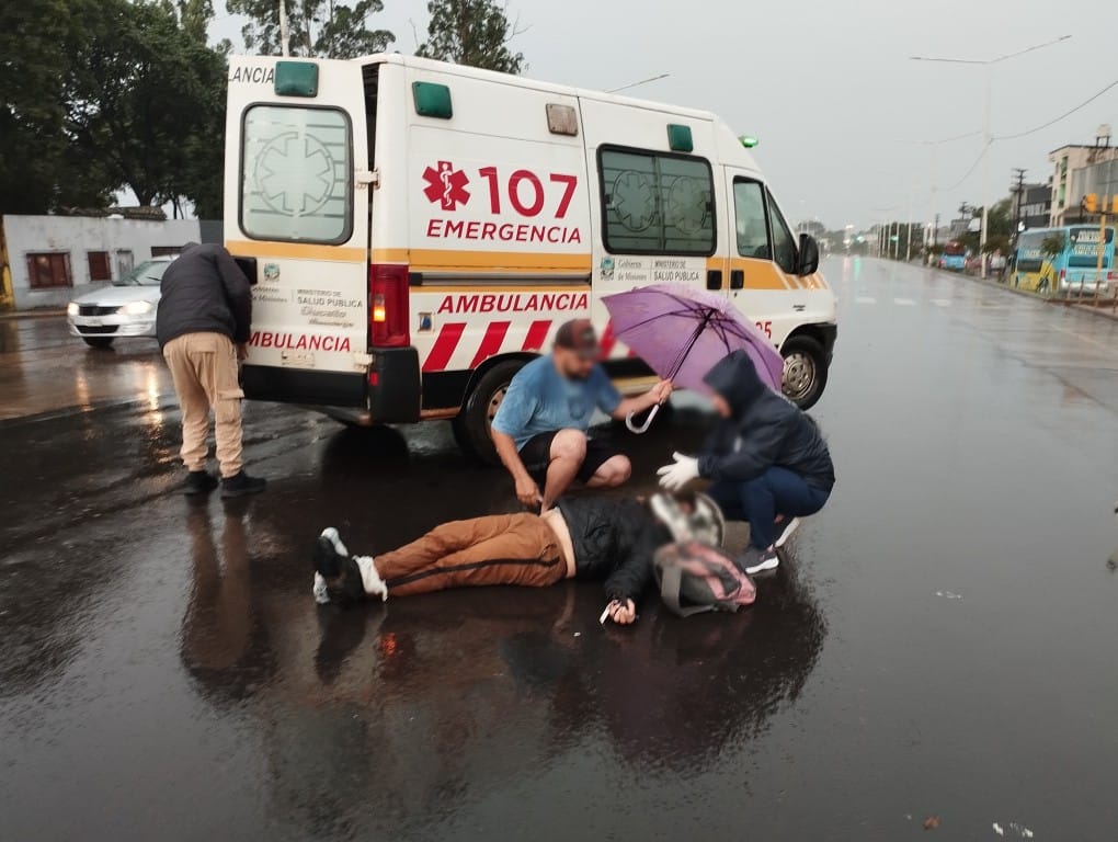 Siniestro vial sobre avenida Quaranta de Posadas dejó un lesionado 3 Siniestro vial sobre avenida Quaranta de Posadas dejó un lesionado imagen-2