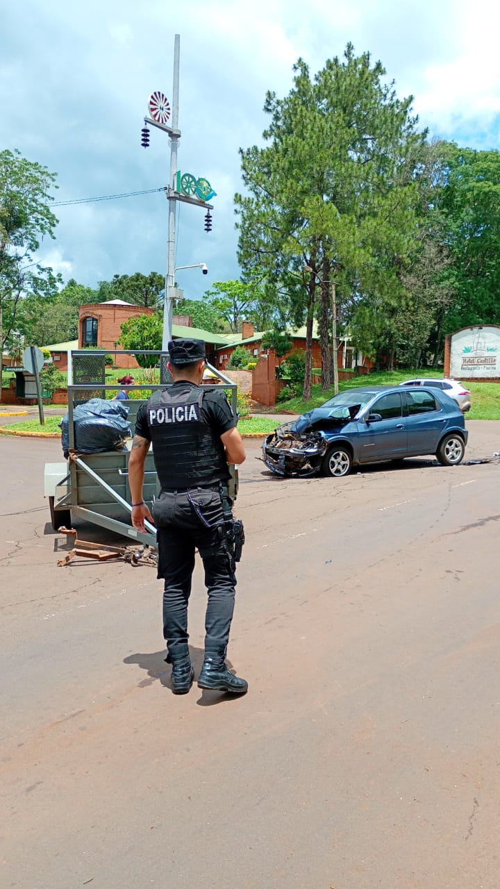 Siniestro vial en Capioví dejó una persona lesionada 3 Siniestro vial en Capioví dejó una persona lesionada imagen-2