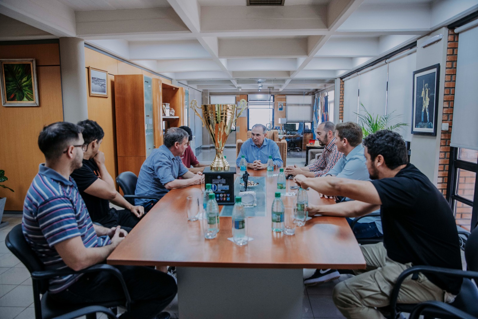 Stelatto recibió al equipo campeón nacional de futsal Telecentro Tacuarí 3 Stelatto recibió al equipo campeón nacional de futsal Telecentro Tacuarí imagen-2