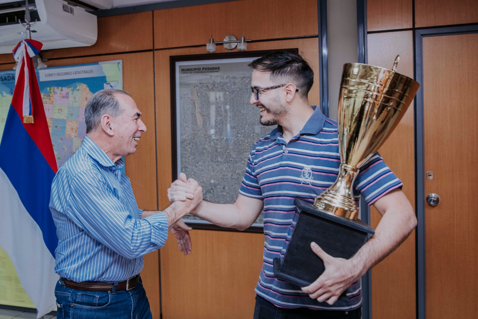 Stelatto recibió al equipo campeón nacional de futsal Telecentro Tacuarí 11 Stelatto recibió al equipo campeón nacional de futsal Telecentro Tacuarí imagen-10