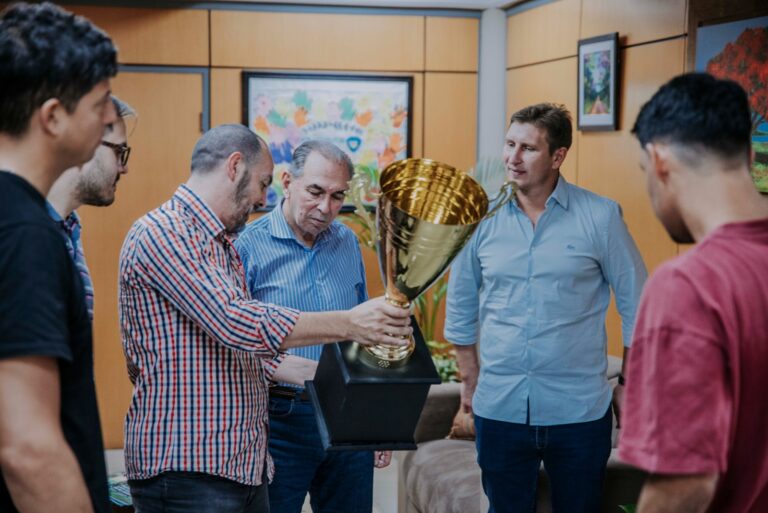 Stelatto recibió al equipo campeón nacional de futsal Telecentro Tacuarí imagen-33