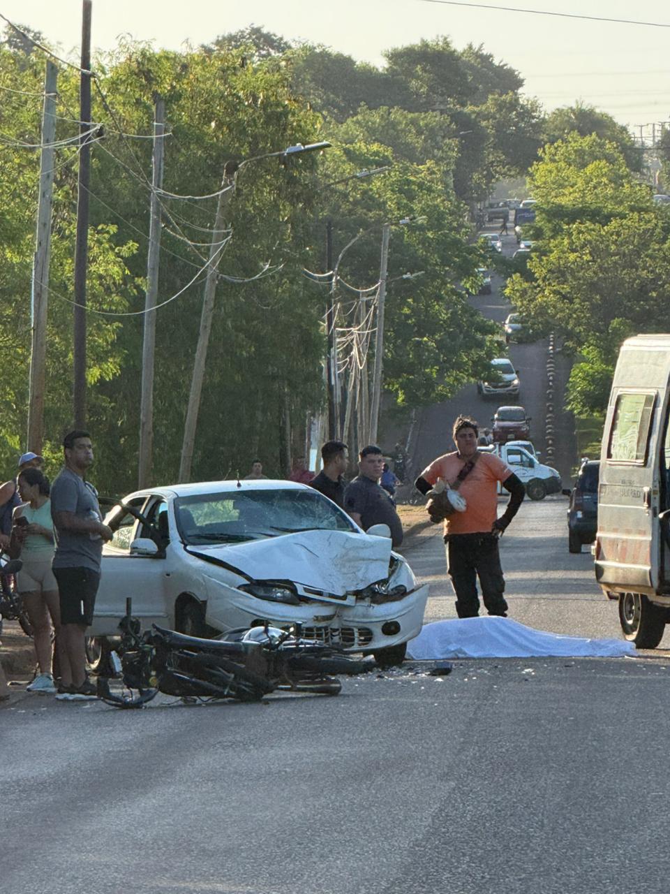 Posadas: un motociclista murió tras un choque sobre la avenida Cabo de Hornos 3 Posadas: un motociclista murió tras un choque sobre la avenida Cabo de Hornos imagen-2
