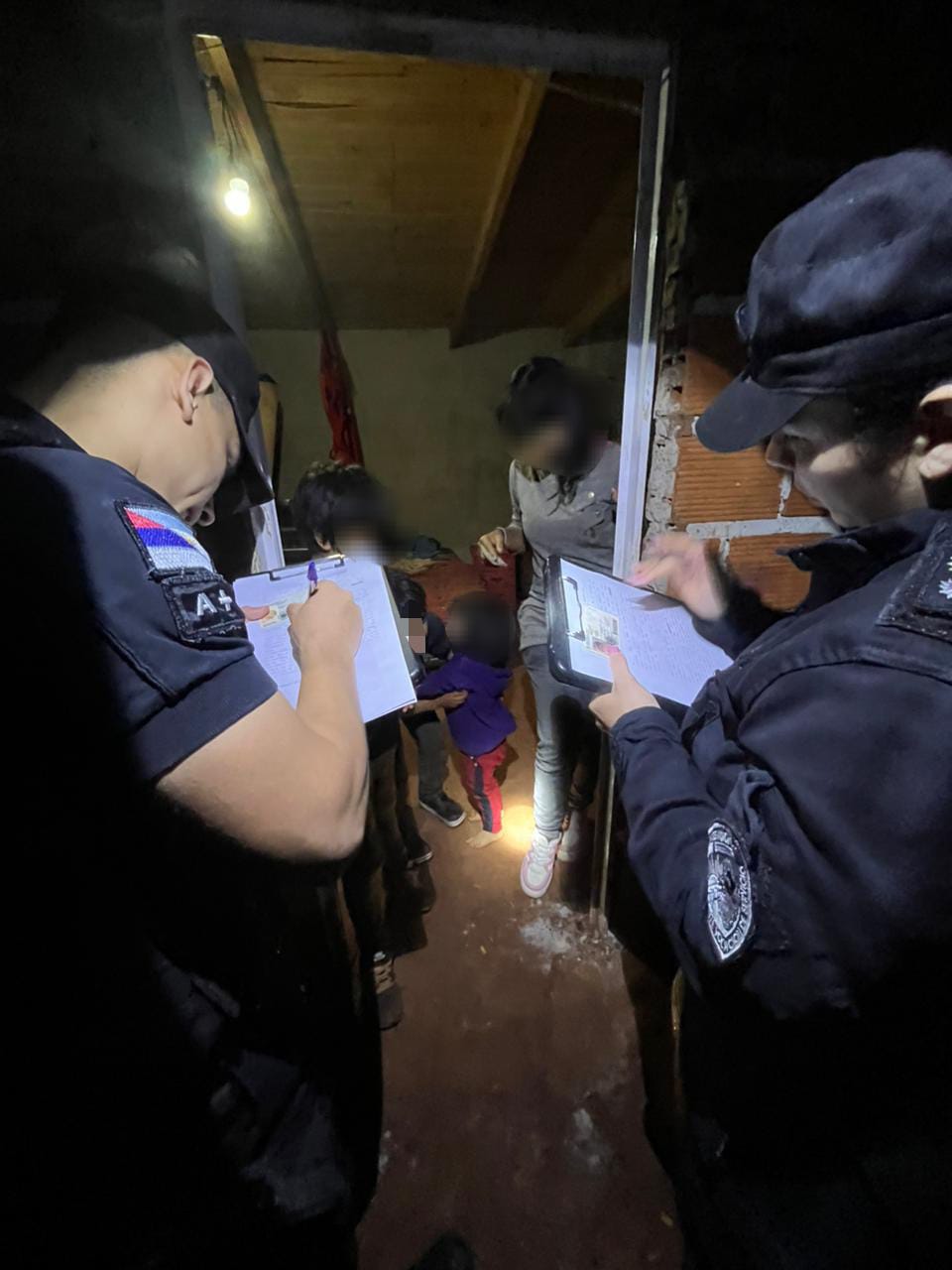 Arrestan en Guaraní a una mujer acusada de explotar sexualmente a su sobrina 5 Arrestan en Guaraní a una mujer acusada de explotar sexualmente a su sobrina imagen-4