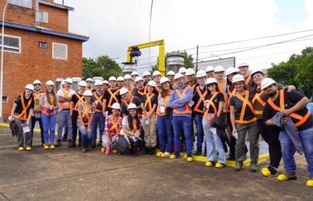 Estudiantes de Ingeniería conocieron detalles del servicio de agua potable de Posadas Estudiantes de Ingeniería conocieron detalles del servicio de agua potable de Posadas imagen-1
