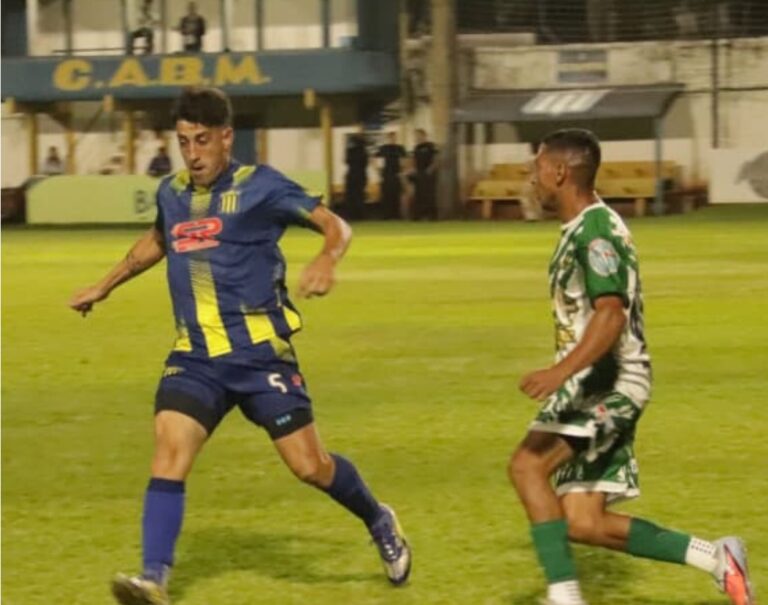 Fútbol: Victoria de Mitre sobre Guacurarí imagen-13