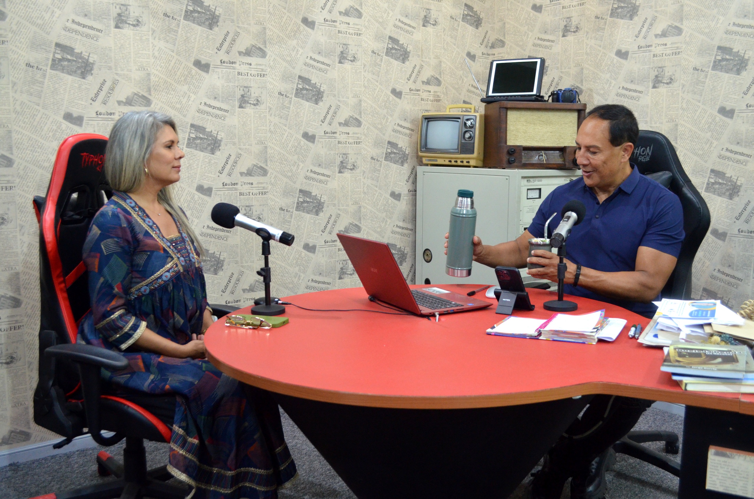 La doctora Alvarenga explicó cómo los ciclos energéticos y los patrones emocionales influyen en la percepción y la salud integral imagen-13