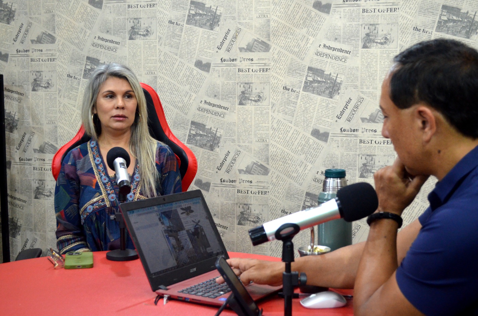 La doctora Alvarenga explicó cómo los ciclos energéticos y los patrones emocionales influyen en la percepción y la salud integral imagen-17