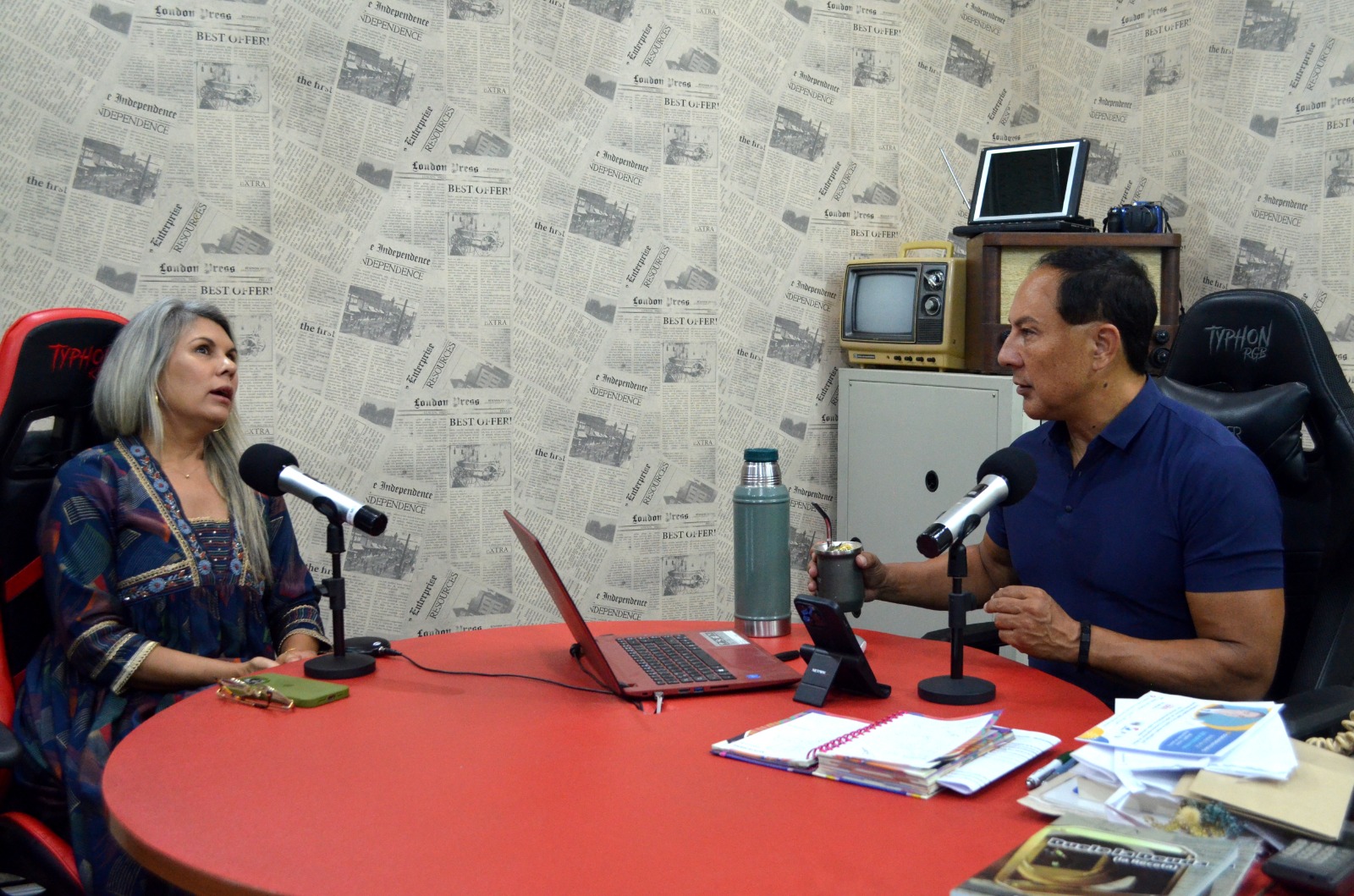 La doctora Alvarenga explicó cómo los ciclos energéticos y los patrones emocionales influyen en la percepción y la salud integral imagen-19