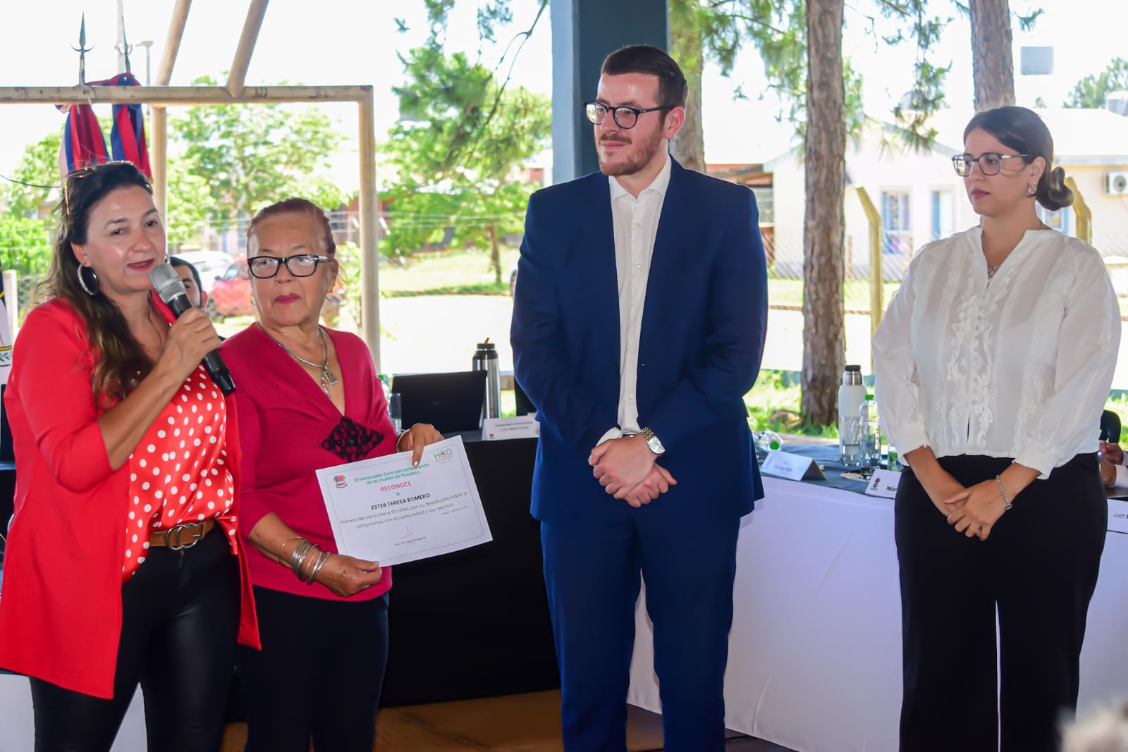 El HCD despide su agenda en los barrios con una sesión histórica en Itaembé Guazú 39 El HCD despide su agenda en los barrios con una sesión histórica en Itaembé Guazú imagen-38