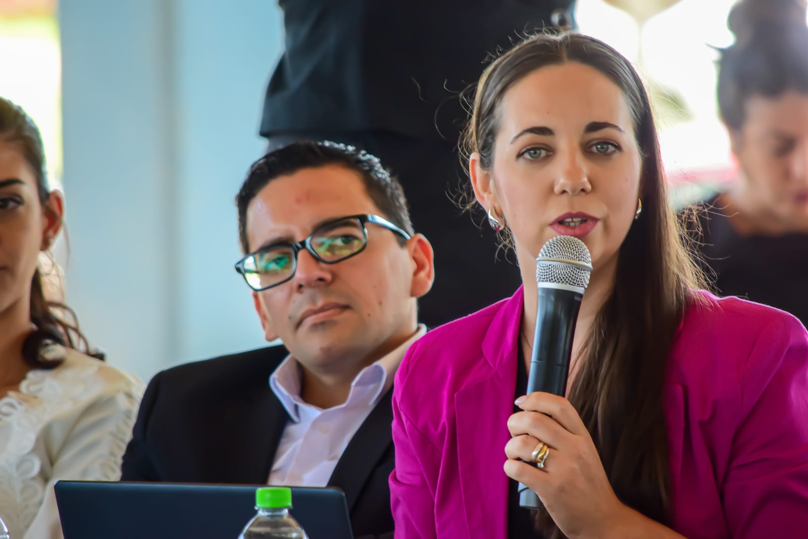 El HCD despide su agenda en los barrios con una sesión histórica en Itaembé Guazú 9 El HCD despide su agenda en los barrios con una sesión histórica en Itaembé Guazú imagen-8