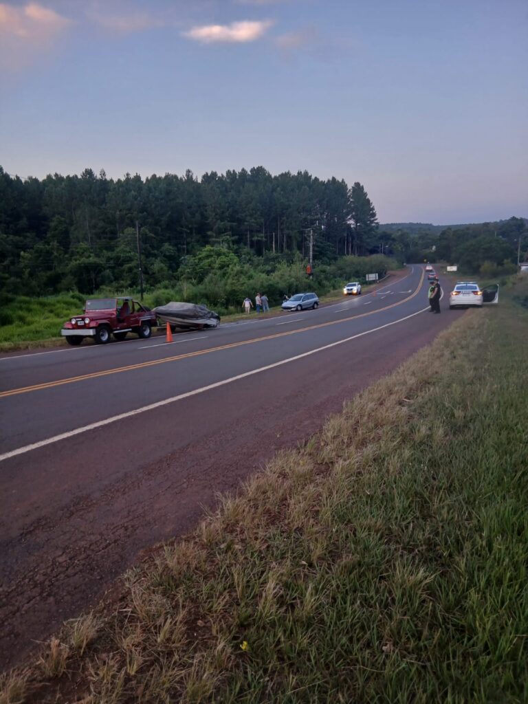 Transportaba un tráiler, se desprendió una rueda que impactó a otro vehículo imagen-37
