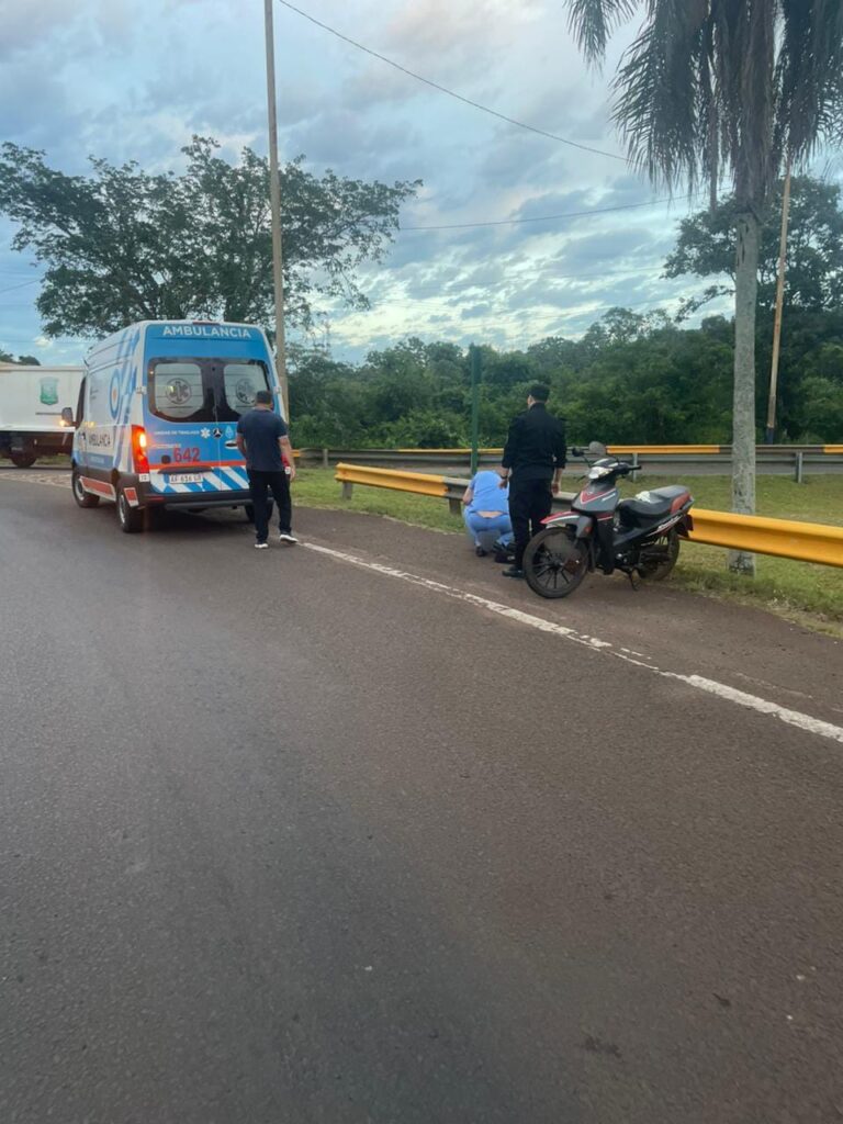 Puerto Iguazú: un joven murió tras despistar en moto en la rotonda de acceso a la ciudad imagen-3