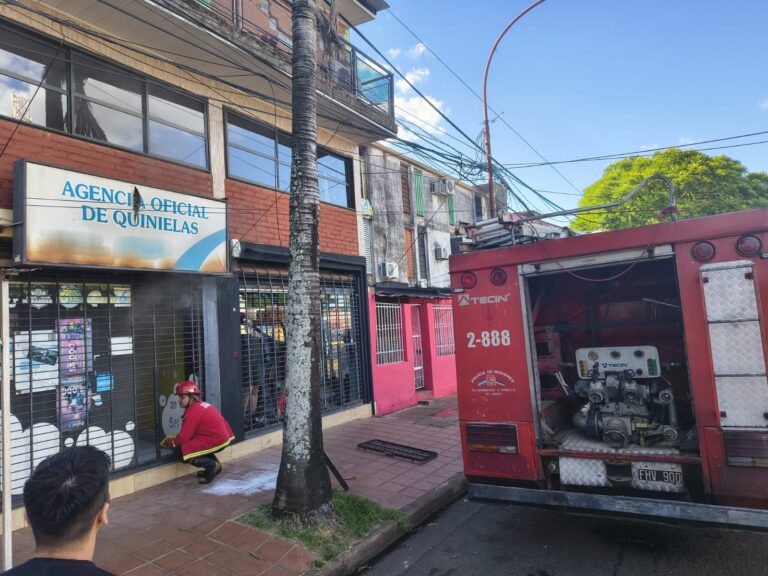 Principio de incendio en una agencia de quinielas en Posadas imagen-2