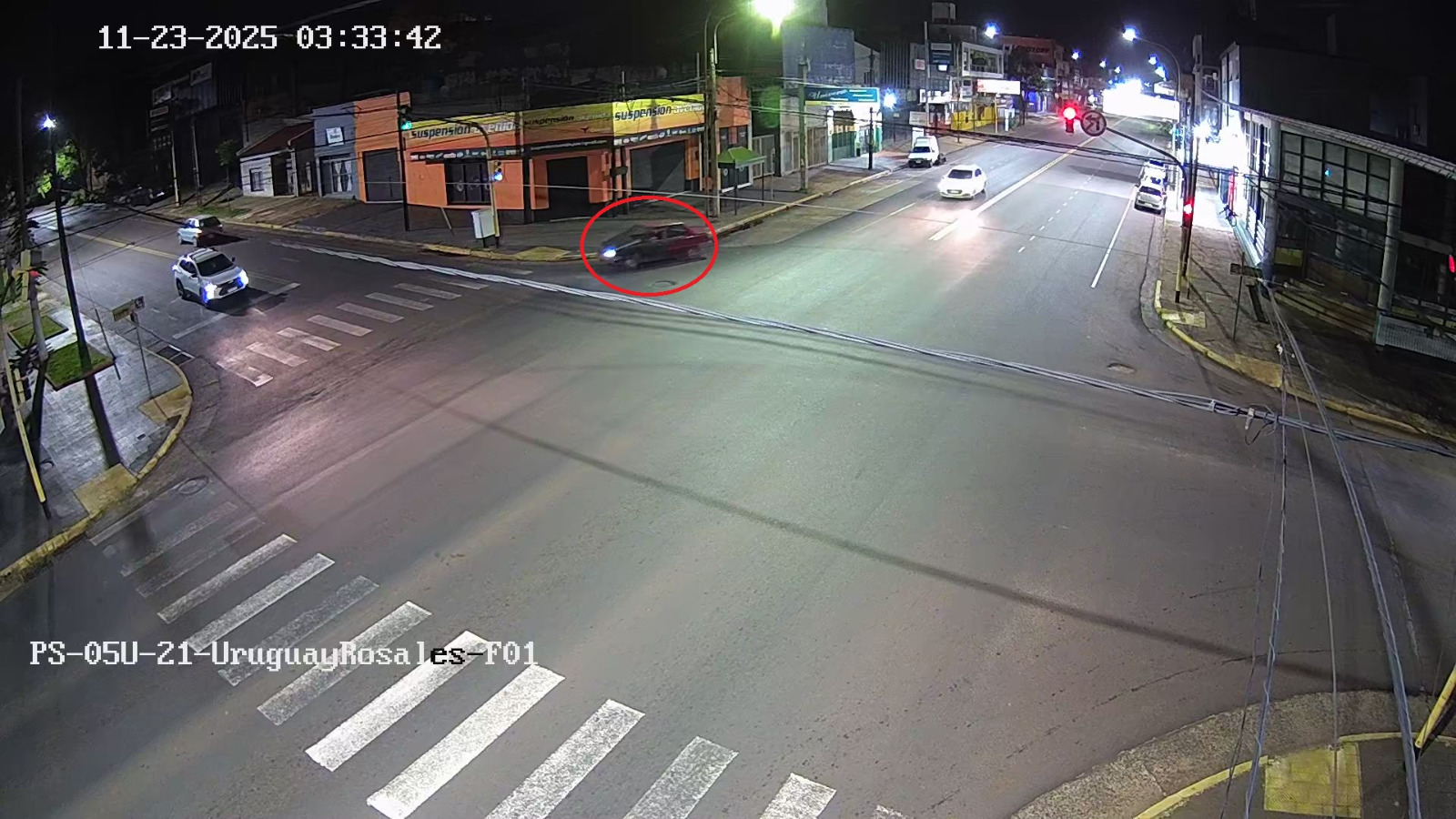 Posadas: chocó, huyó, volvió por el paragolpes de su auto y las cámaras del 911 lo delataron 5 Posadas: chocó, huyó, volvió por el paragolpes de su auto y las cámaras del 911 lo delataron imagen-4