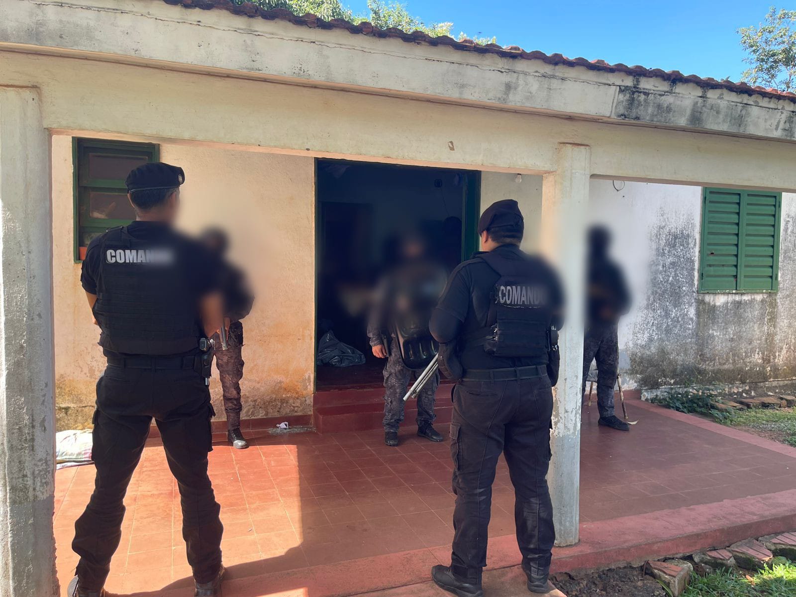 Detuvieron a presuntos “arbolitos” tras un operativo por el robo de más de $21 millones 3 Detuvieron a presuntos “arbolitos” tras un operativo por el robo de más de $21 millones imagen-2