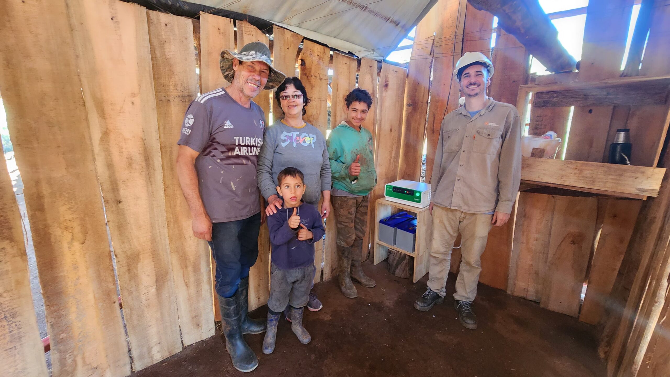 Cuatro familias rurales recibirán el nuevo año con energía solar en sus chacras imagen-2