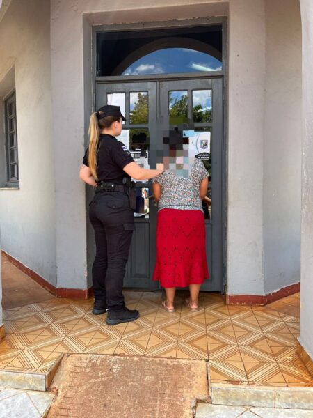 Fue a pagar la luz y le robó la cartera a una empleada: una mujer fue detenida en Alem imagen-3