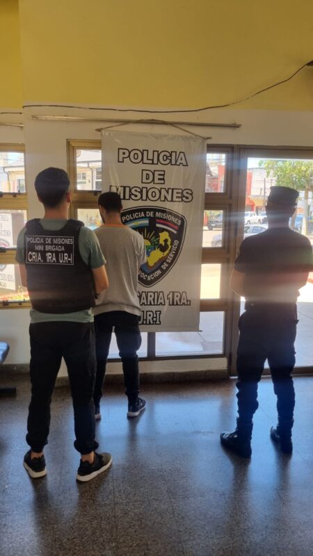 Posadas: fue despedido y en represalia rompió los vidrios de la pizzería donde trabajaba imagen-5