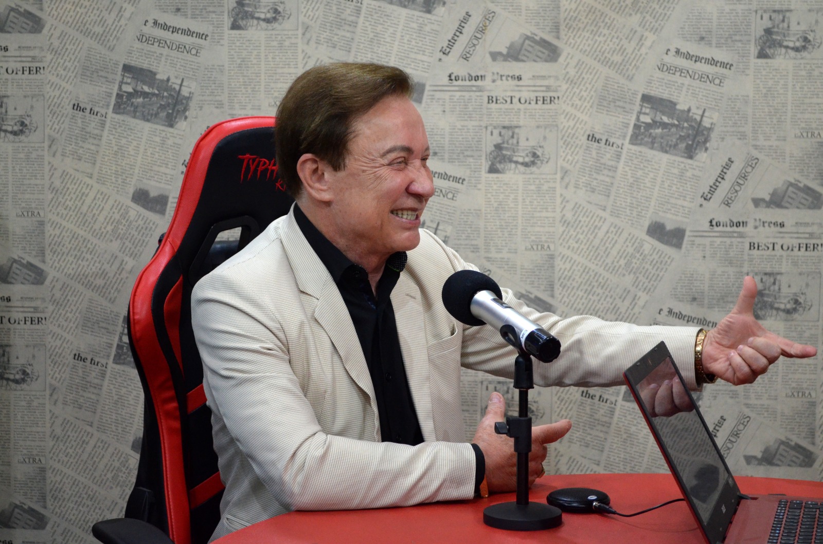 La distinción de Ciudadano Ilustre, su misión apostólica y la lectura de textos proféticos: el apóstol Héctor Gross repasó su recorrido y las experiencias que marcaron su trayectoria imagen-27