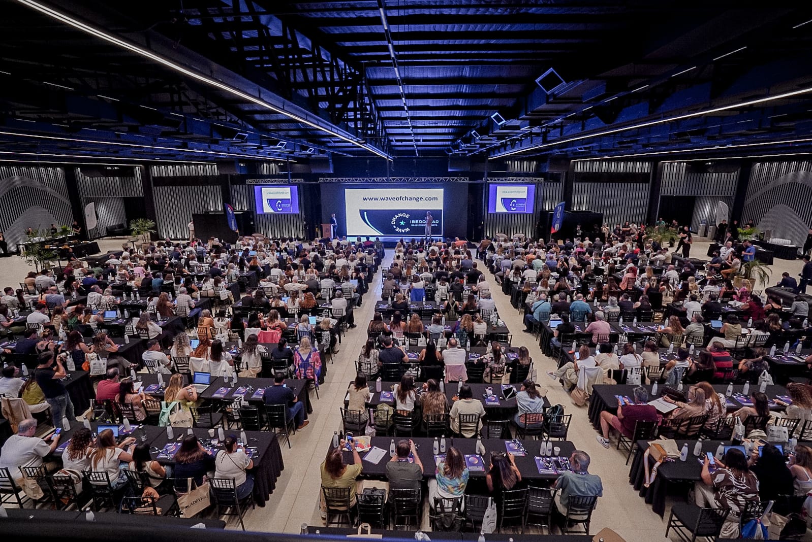 Passalacqua acompañó la apertura del mayor encuentro turístico del país en el Centro de Convenciones Iryapú que se realiza por primera vez fuera de Buenos Aires imagen-2