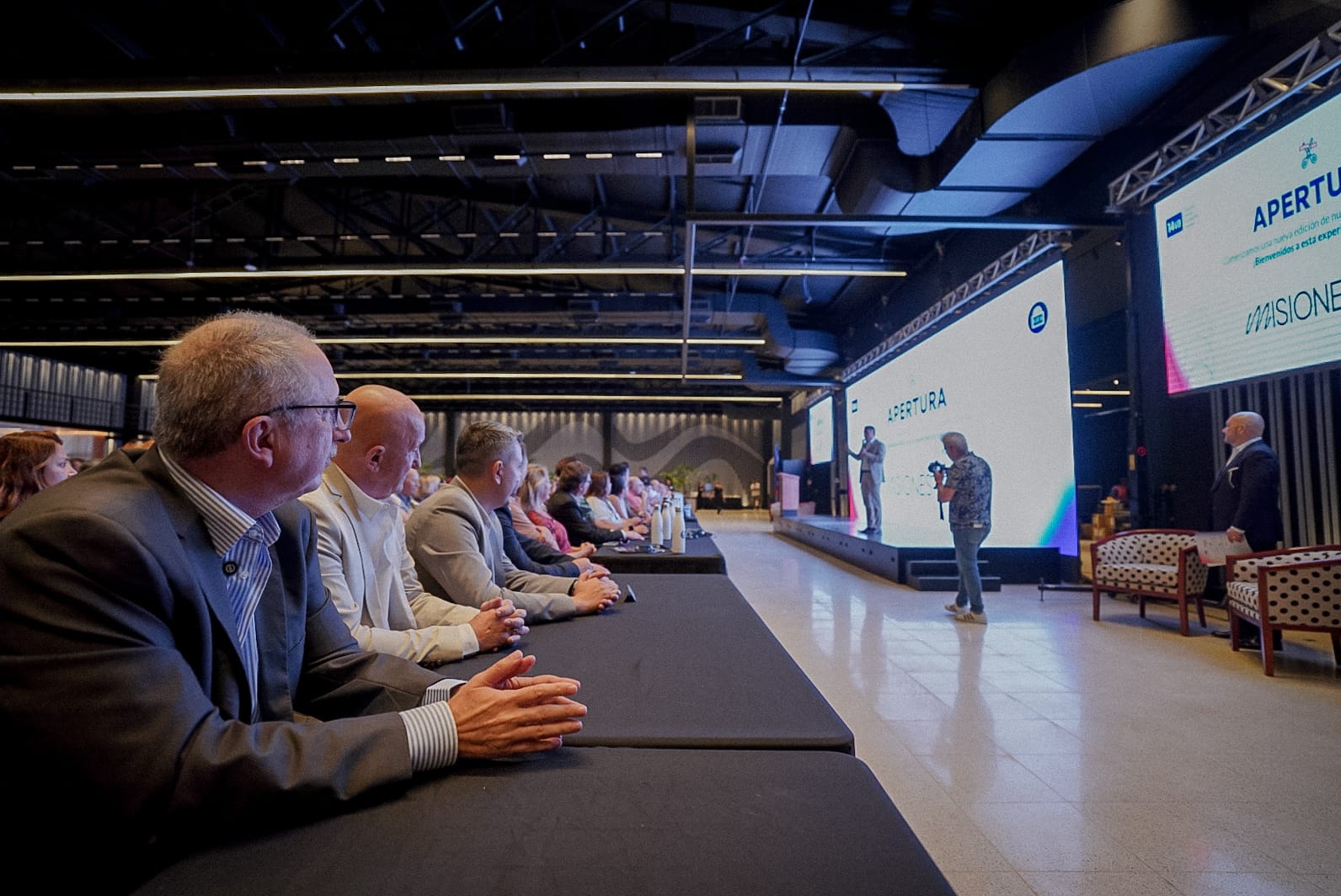 Passalacqua acompañó la apertura del mayor encuentro turístico del país en el Centro de Convenciones Iryapú que se realiza por primera vez fuera de Buenos Aires imagen-12