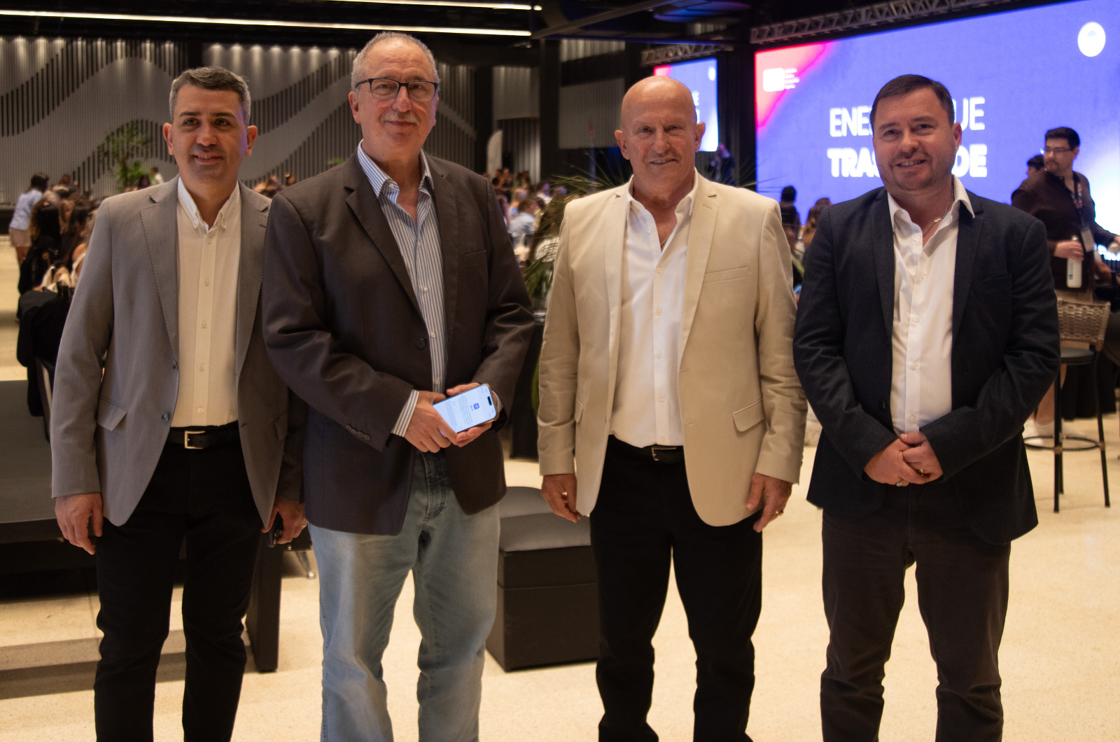 Passalacqua acompañó la apertura del mayor encuentro turístico del país en el Centro de Convenciones Iryapú que se realiza por primera vez fuera de Buenos Aires imagen-16