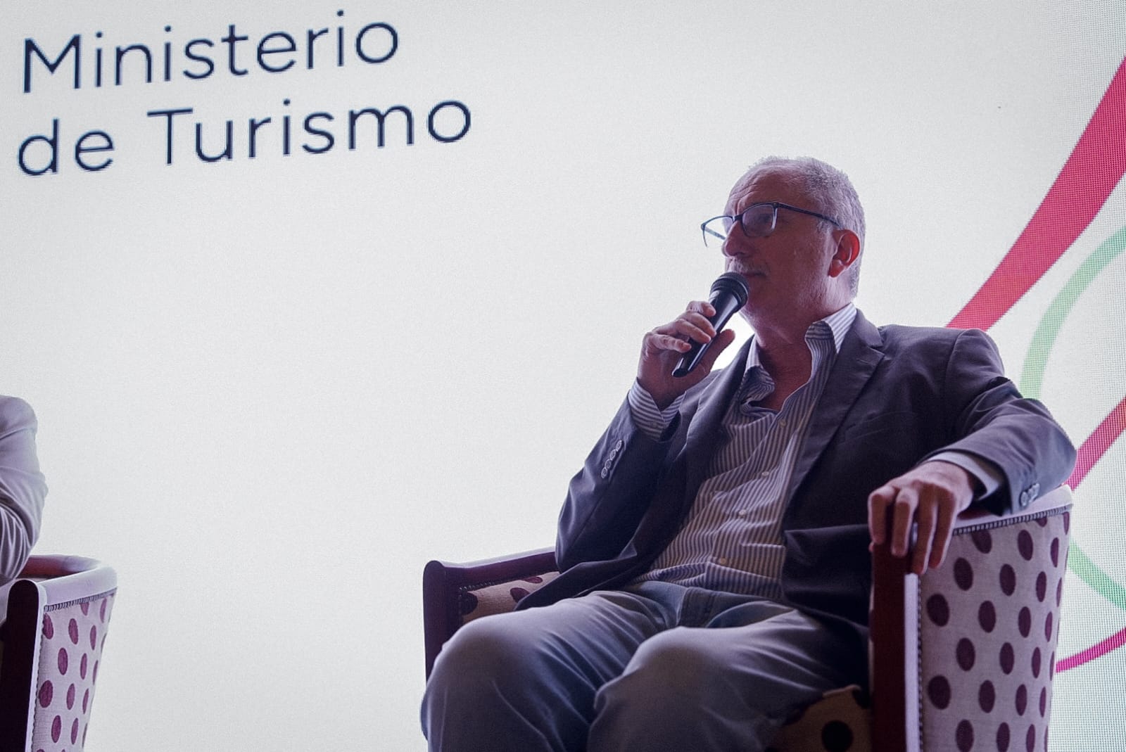 Passalacqua acompañó la apertura del mayor encuentro turístico del país en el Centro de Convenciones Iryapú que se realiza por primera vez fuera de Buenos Aires imagen-18