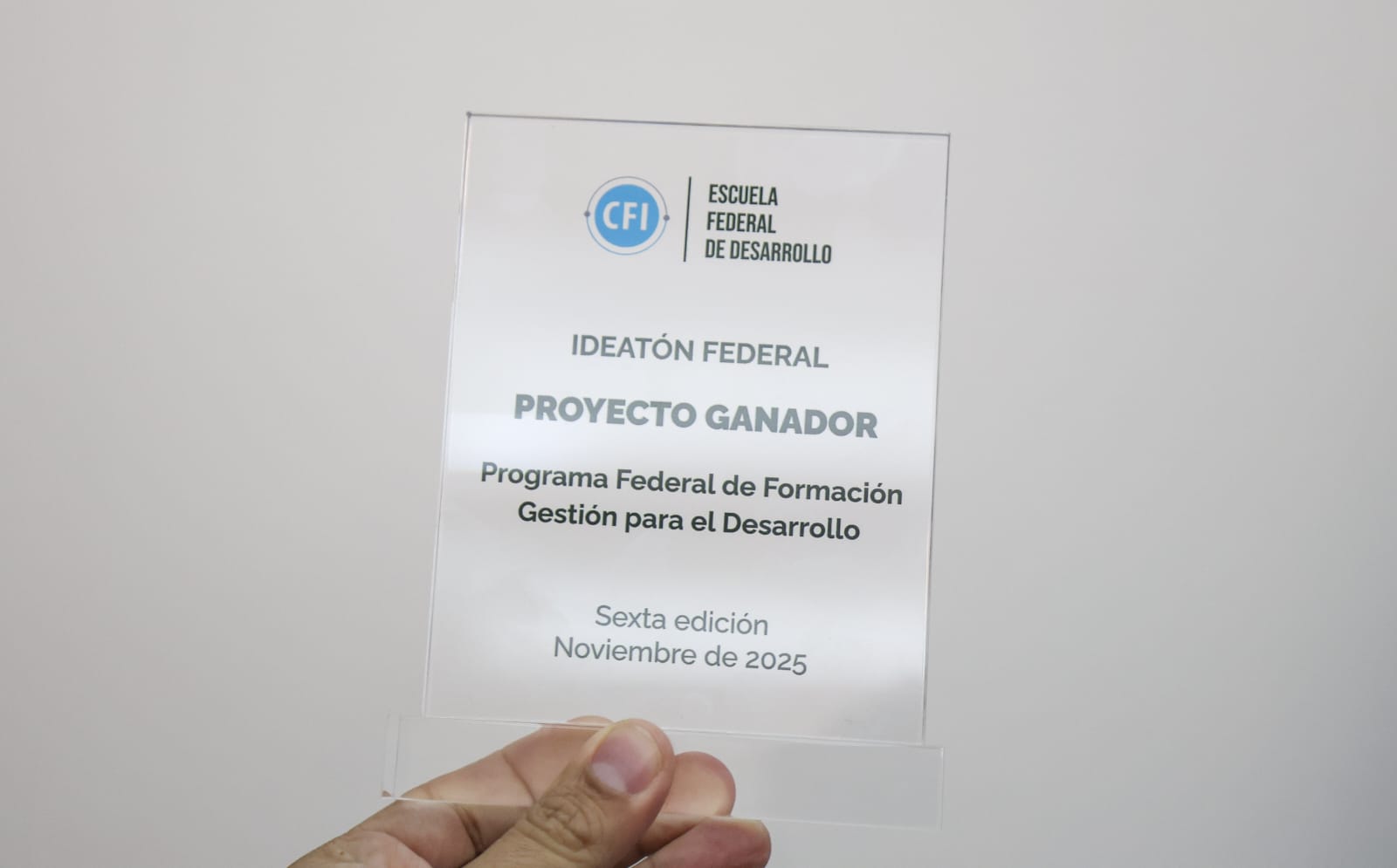 Passalacqua recibió a los jóvenes misioneros premiados por el CFI por el proyecto "La Ruta Azul del Pescado Misionero" 3 Passalacqua recibió a los jóvenes misioneros premiados por el CFI por el proyecto "La Ruta Azul del Pescado Misionero" imagen-2