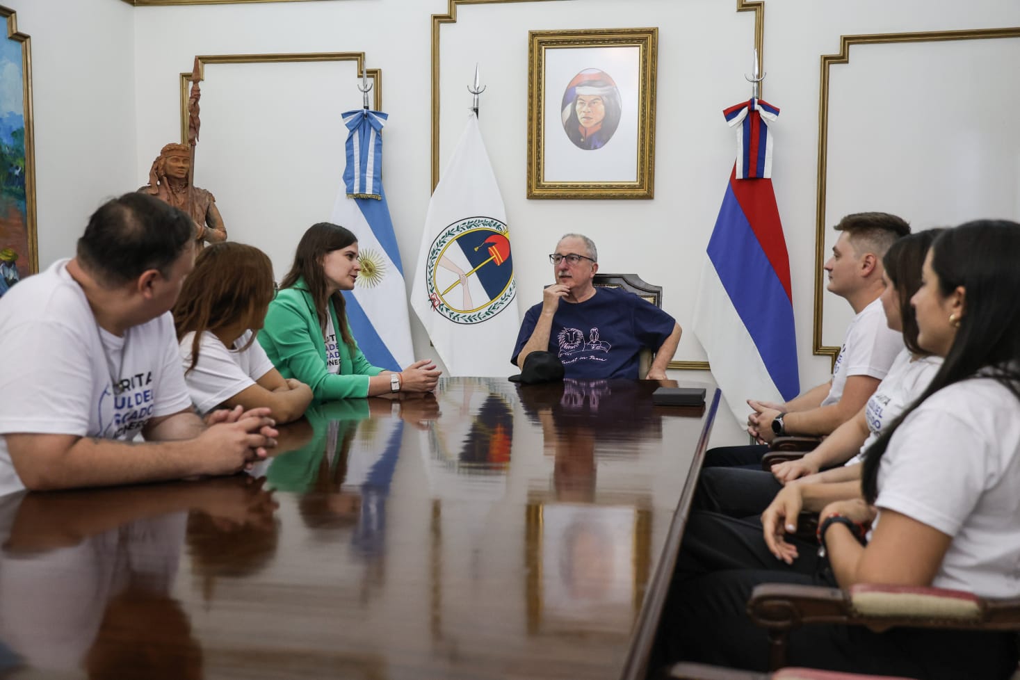 Passalacqua recibió a los jóvenes misioneros premiados por el CFI por el proyecto "La Ruta Azul del Pescado Misionero" 15 Passalacqua recibió a los jóvenes misioneros premiados por el CFI por el proyecto "La Ruta Azul del Pescado Misionero" imagen-14
