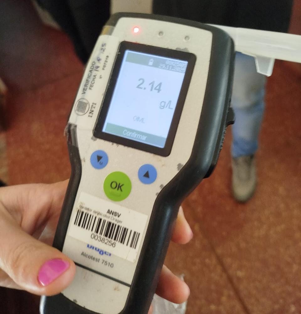 Zigzag y 2,14 g/l: un conductor fue detenido en la ruta 17 antes de que sea tragedia 5 Zigzag y 2,14 g/l: un conductor fue detenido en la ruta 17 antes de que sea tragedia imagen-4