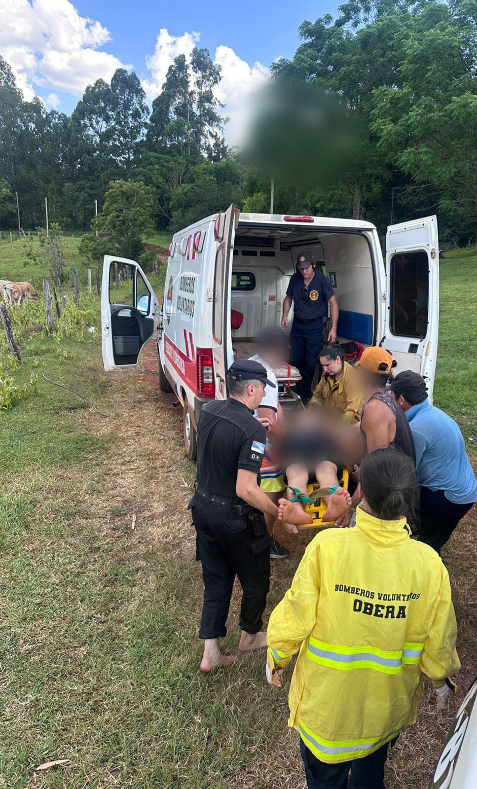 Los Helechos: un accidente en un salto dejó a un menor herido y la respuesta policial fue clave 3 Los Helechos: un accidente en un salto dejó a un menor herido y la respuesta policial fue clave imagen-2