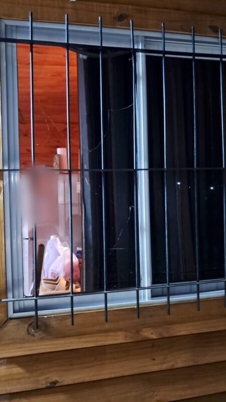 Posadas: Incidente entre chofer de app y pasajeros terminó con daños materiales y un demorado imagen-5