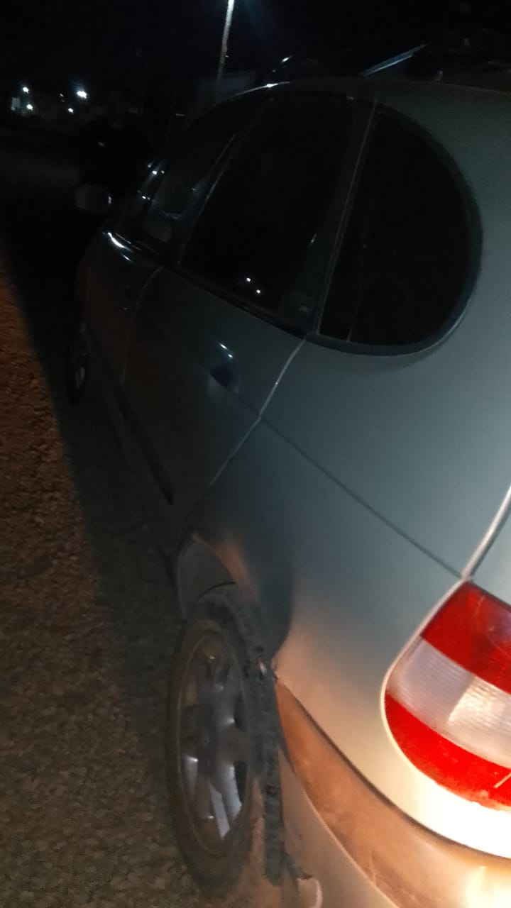 Posadas: Incidente entre chofer de app y pasajeros terminó con daños materiales y un demorado 3 Posadas: Incidente entre chofer de app y pasajeros terminó con daños materiales y un demorado imagen-2