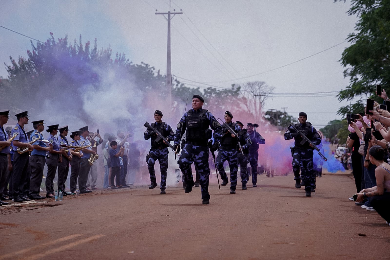 "Siguiendo el legado de Andrés Guacurarí, los misioneros defendemos el federalismo, no nos gusta que nos manden desde afuera", dijo Passalacqua en el acto de Campo Ramón 3 "Siguiendo el legado de Andrés Guacurarí, los misioneros defendemos el federalismo, no nos gusta que nos manden desde afuera", dijo Passalacqua en el acto de Campo Ramón imagen-2
