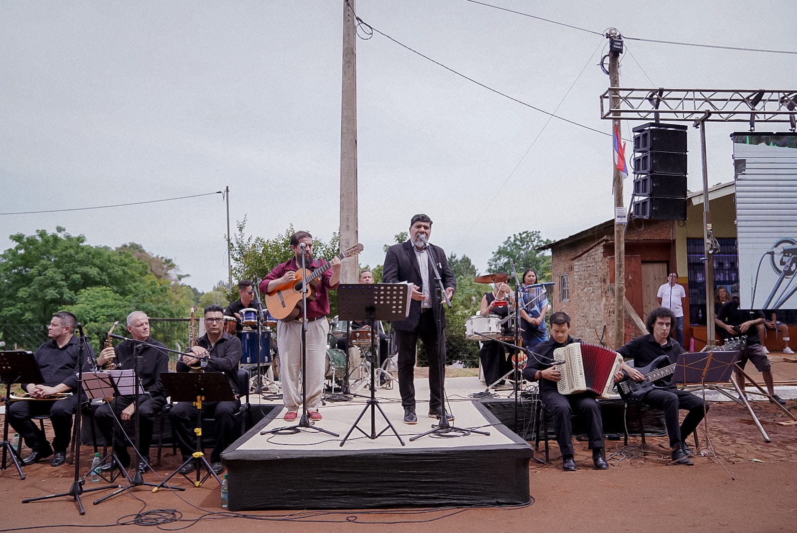 "Siguiendo el legado de Andrés Guacurarí, los misioneros defendemos el federalismo, no nos gusta que nos manden desde afuera", dijo Passalacqua en el acto de Campo Ramón 9 "Siguiendo el legado de Andrés Guacurarí, los misioneros defendemos el federalismo, no nos gusta que nos manden desde afuera", dijo Passalacqua en el acto de Campo Ramón imagen-8