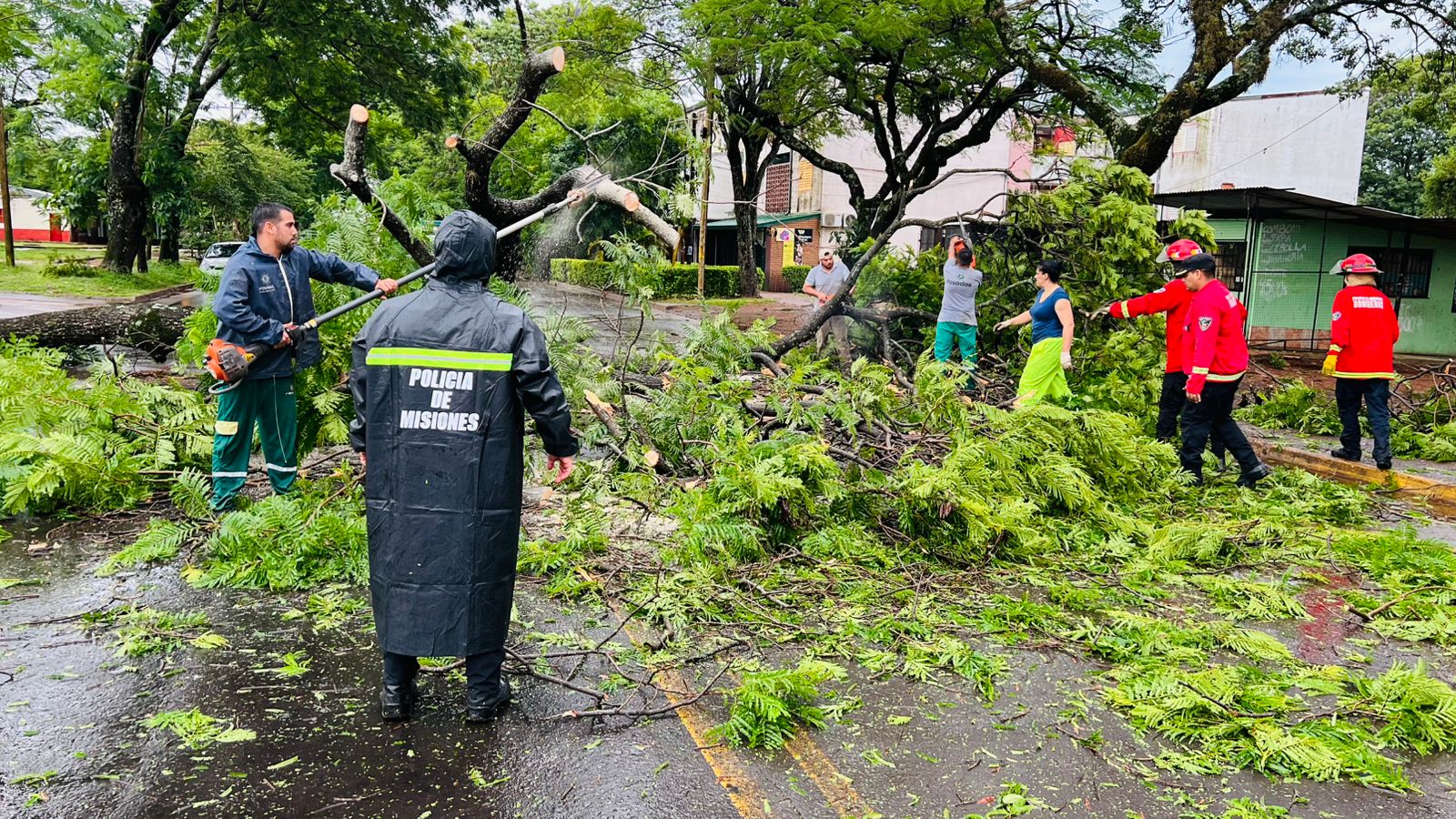 El temporal provocó daños en distintos puntos de Posadas imagen-8