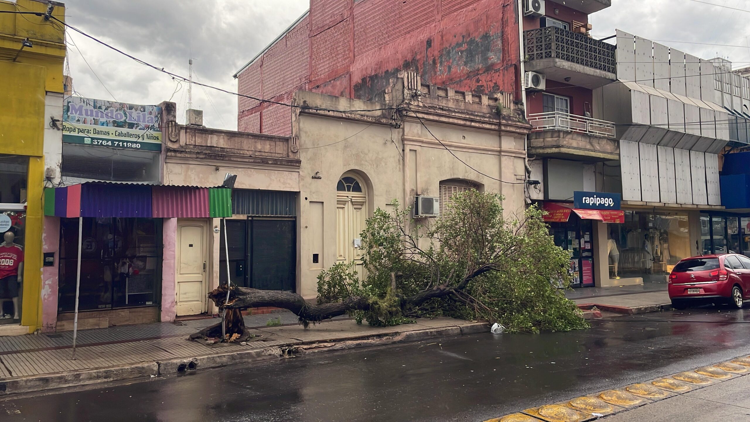 El temporal provocó daños en distintos puntos de Posadas imagen-14